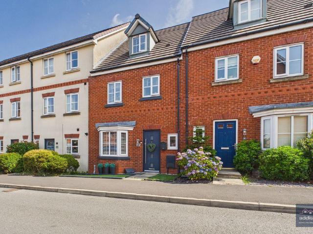 4 bedroom terraced house for sale