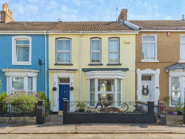 4 bedroom terraced house for sale