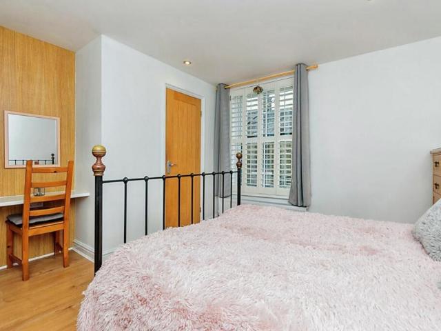 4 bedroom terraced house for sale