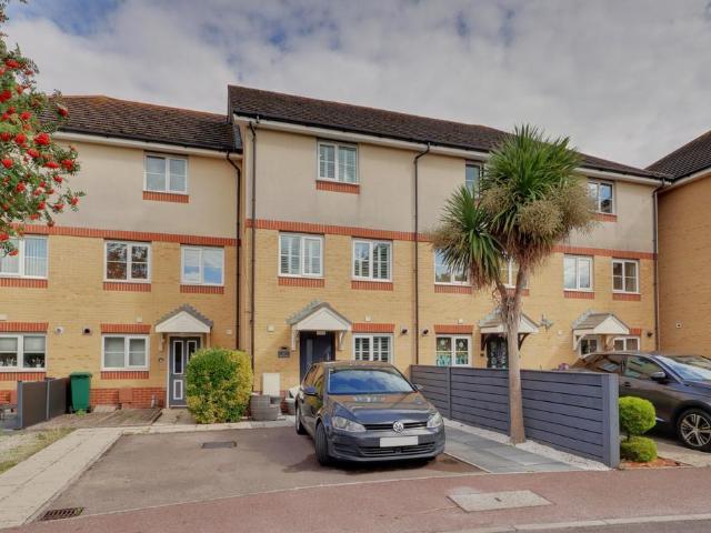4 bedroom terraced house for sale