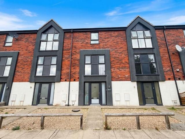 4 bedroom terraced house for sale