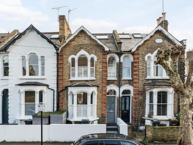 4 bedroom terraced house for sale