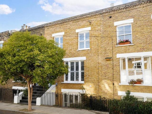 4 bedroom terraced house for sale