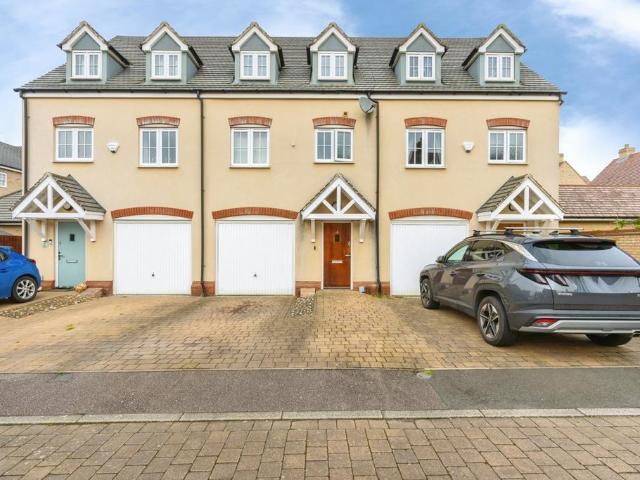 4 bedroom terraced house for sale