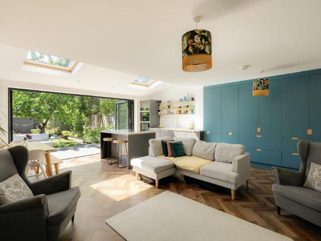 4 bedroom terraced house for sale