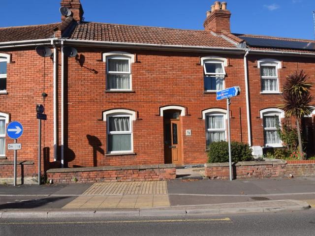 4 bedroom terraced house for sale