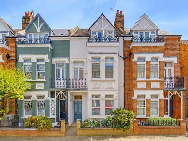 4 bedroom terraced house for sale