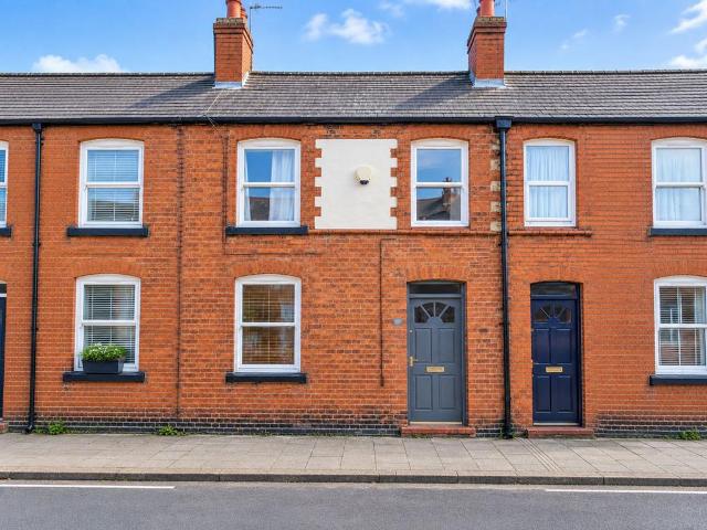 4 bedroom terraced house for sale
