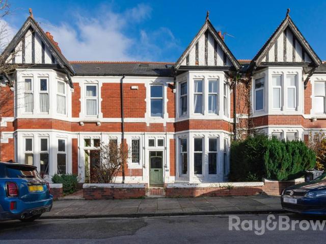4 bedroom terraced house for sale