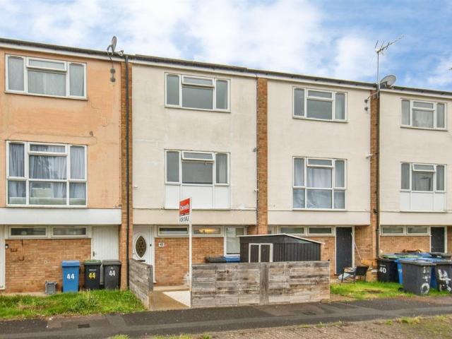 4 bedroom terraced house for sale