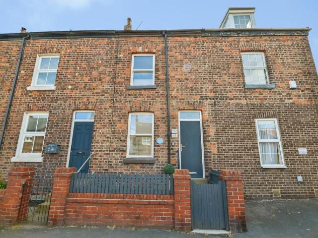 4 bedroom terraced house for sale