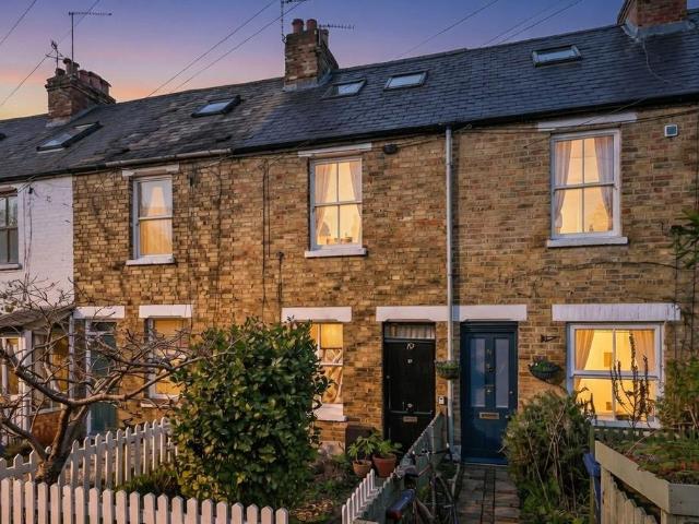 4 bedroom terraced house for sale
