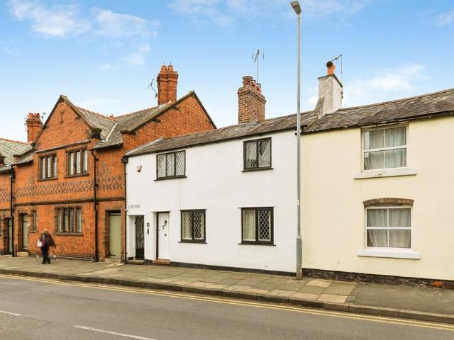 4 bedroom terraced house for sale