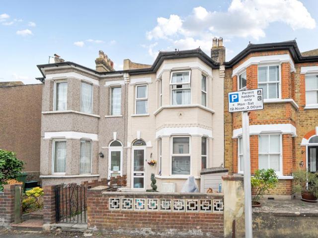 4 bedroom terraced house for sale
