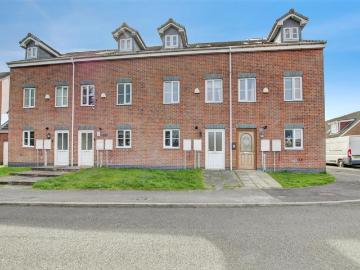 4 bedroom terraced house for sale