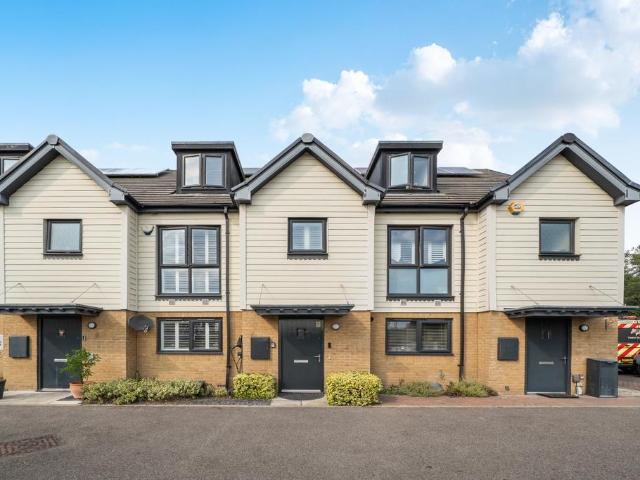 4 bedroom terraced house for sale