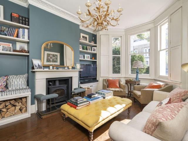 4 bedroom terraced house for sale
