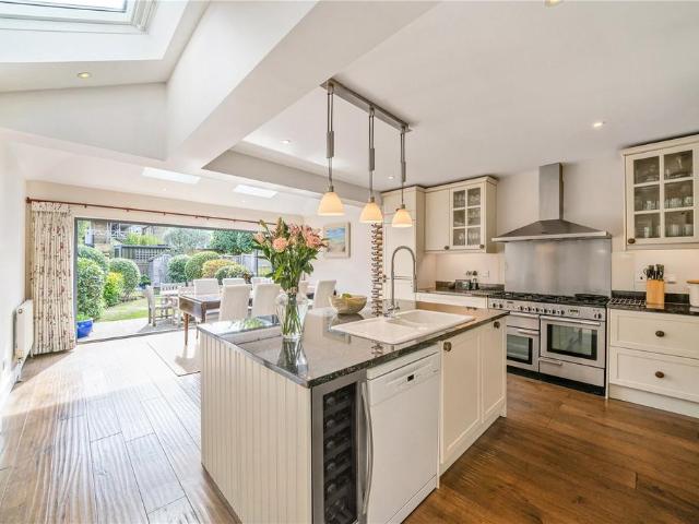 4 bedroom terraced house for sale