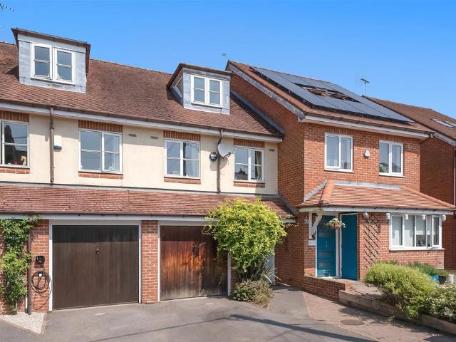 4 bedroom terraced house for sale
