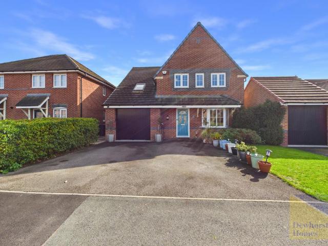 4 bedroom detached house for sale