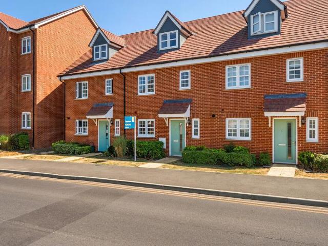 4 bedroom terraced house for sale