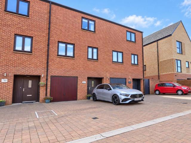 4 bedroom terraced house for sale