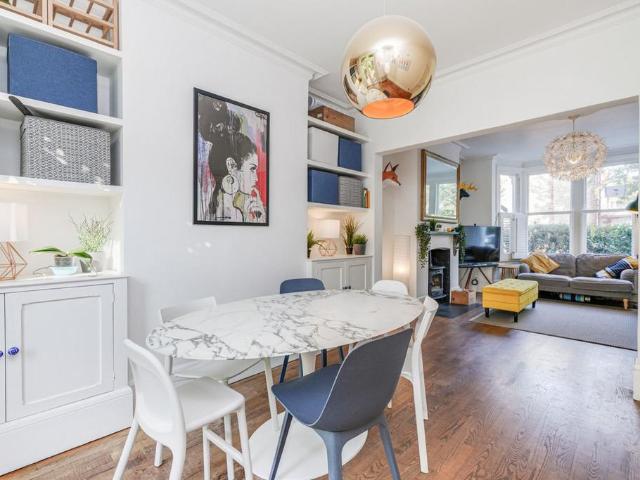 4 bedroom terraced house for sale