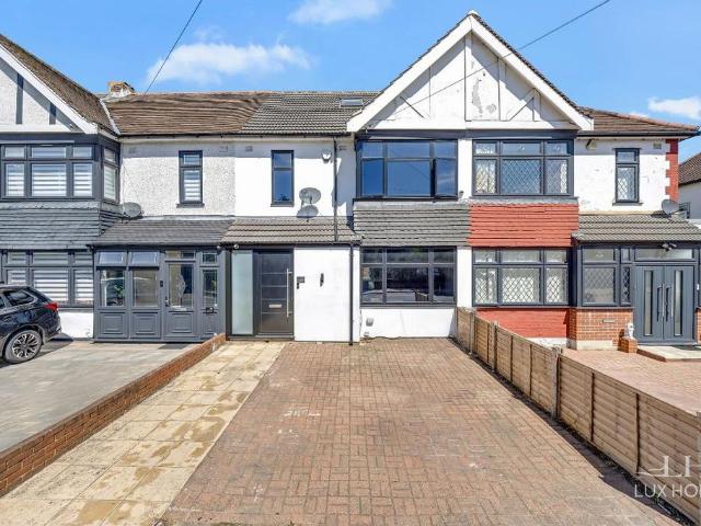4 bedroom terraced house for sale