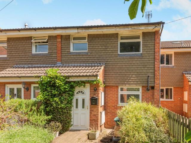 4 bedroom terraced house for sale