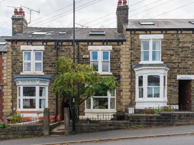 4 bedroom terraced house for sale