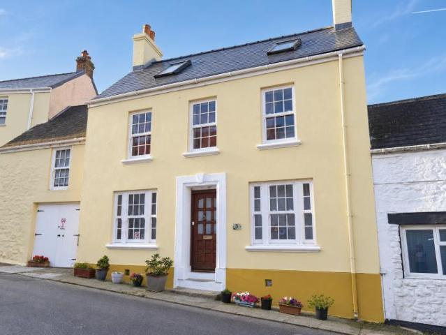 4 bedroom terraced house for sale