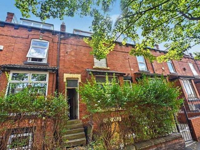 4 bedroom terraced house for sale