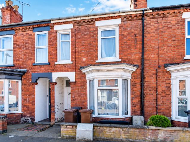 4 bedroom terraced house for sale