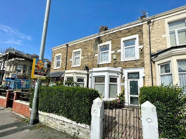 4 bedroom terraced house for sale