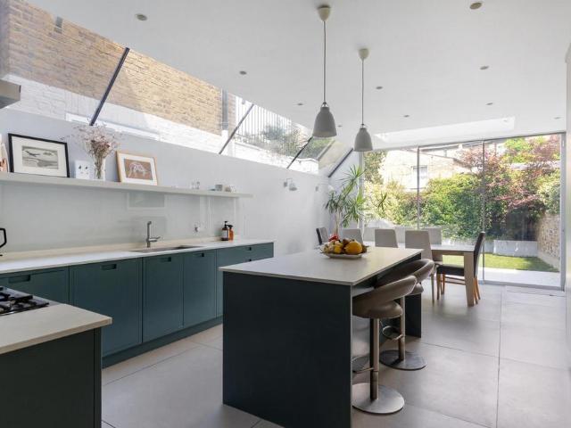 4 bedroom terraced house for sale