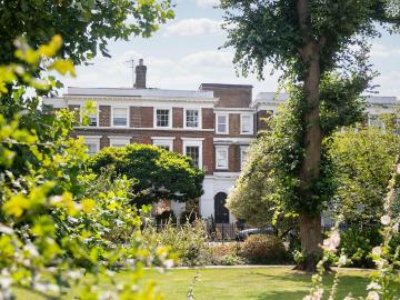 4 bedroom terraced house for sale