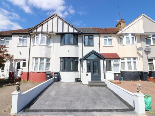 4 bedroom terraced house for sale
