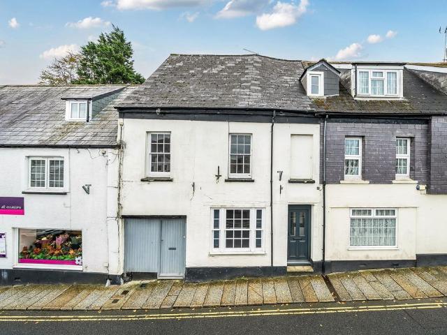 4 bedroom terraced house for sale