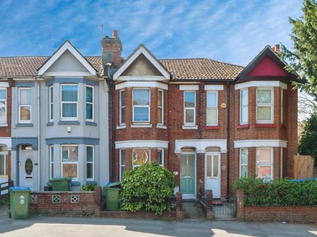 4 bedroom terraced house for sale