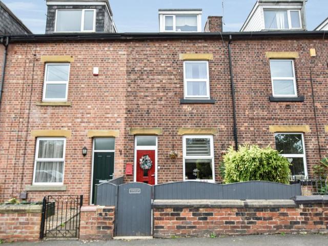 4 bedroom terraced house for sale