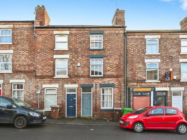 4 bedroom terraced house for sale