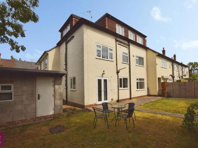 4 bedroom terraced house for sale