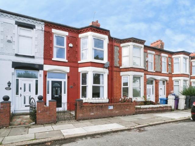 4 bedroom terraced house for sale