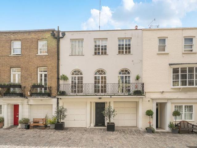 4 bedroom terraced house for sale