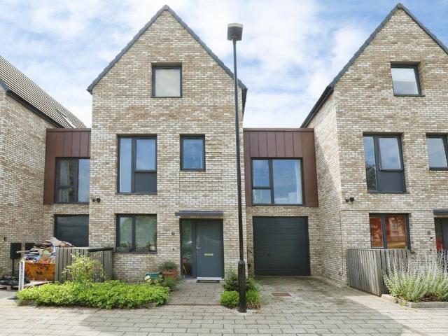 4 bedroom terraced house for sale