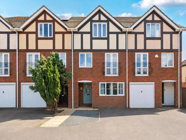 5 bedroom terraced house for sale