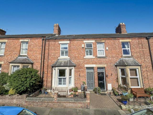 4 bedroom terraced house for sale