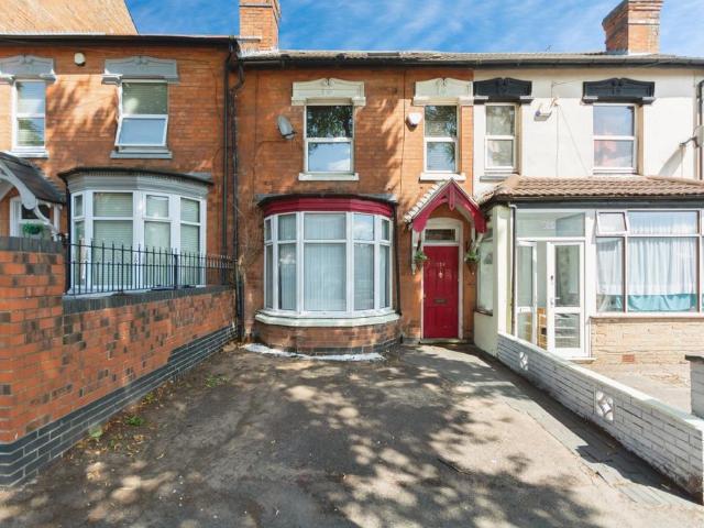 4 bedroom terraced house for sale