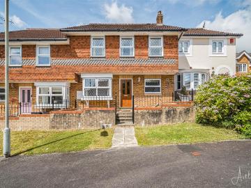 4 bedroom terraced house for sale