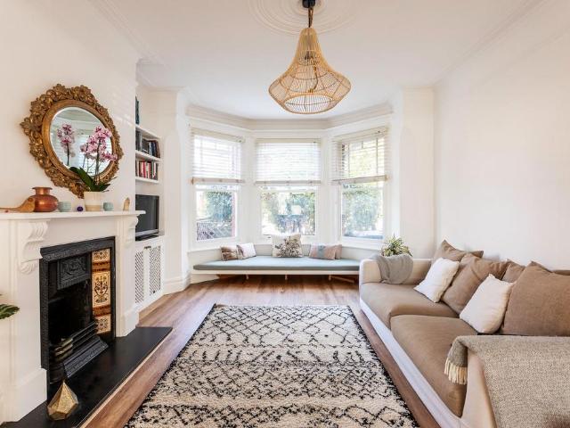 4 bedroom terraced house for sale